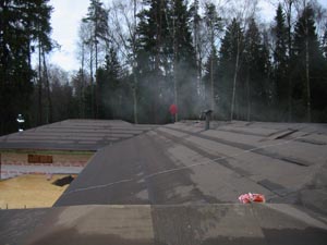 montazh-podkladochnogo-kovra-pod-gibkuju-cherepicu